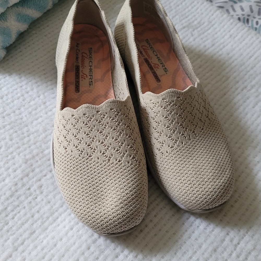 Tan Sketchers